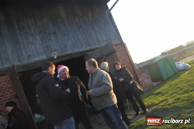Zdjęcie w galerii na portalu naszraciborz.pl: Św. Mikołaj w farskich ogrodach wiadomości z regionu