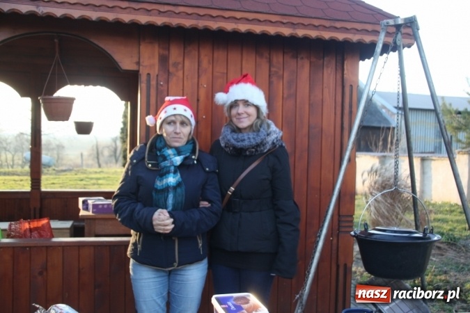 Zdjęcie w galerii na portalu naszraciborz.pl: Św. Mikołaj w farskich ogrodach wiadomości z regionu