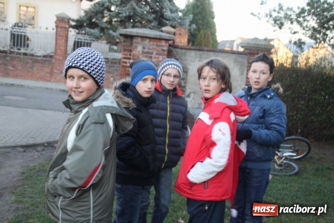 Zdjęcie w galerii na portalu naszraciborz.pl: Św. Mikołaj w farskich ogrodach wiadomości z regionu