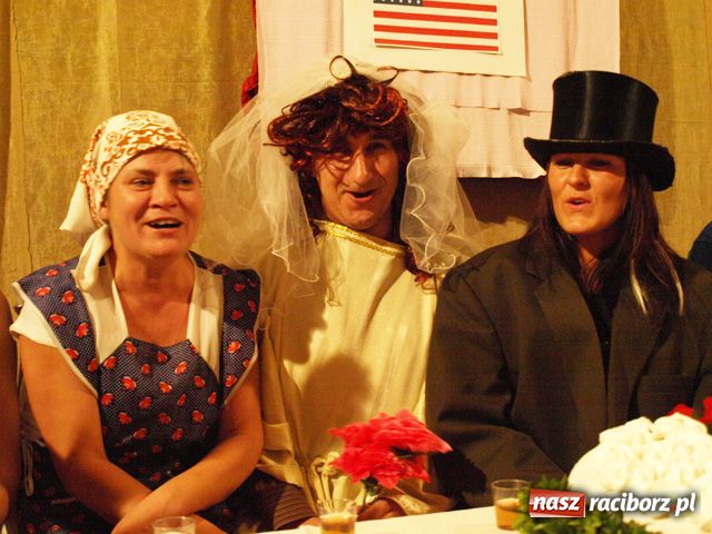 Zdjęcie w galerii na portalu naszraciborz.pl: Kabaretowe show w Tworkowie wiadomości z regionu