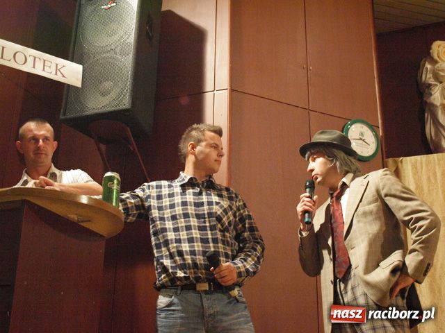 Zdjęcie w galerii na portalu naszraciborz.pl: Kabaretowe show w Tworkowie wiadomości z regionu