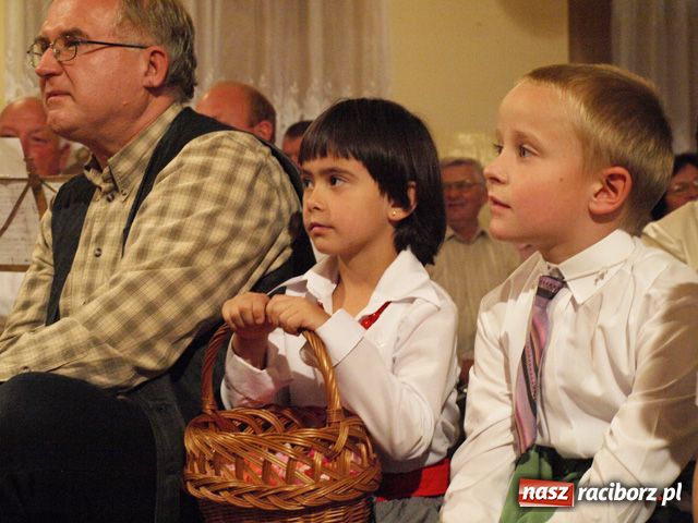 Zdjęcie w galerii na portalu naszraciborz.pl: Kabaretowe show w Tworkowie wiadomości z regionu
