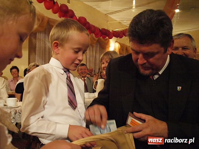 Zdjęcie w galerii na portalu naszraciborz.pl: Kabaretowe show w Tworkowie wiadomości z regionu