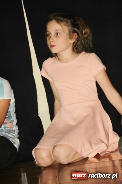 Zdjęcie w galerii na portalu naszraciborz.pl: Młodzi adepci sztuki aktorskiej rozbawili do łez  wiadomości z regionu