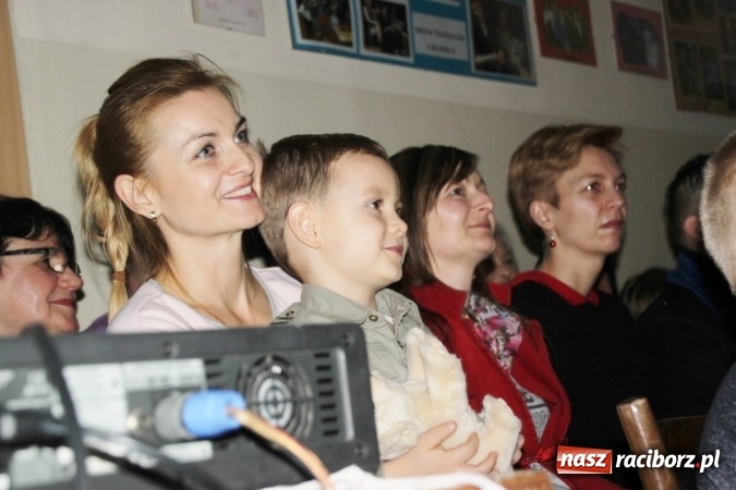 Zdjęcie w galerii na portalu naszraciborz.pl: Młodzi adepci sztuki aktorskiej rozbawili do łez  wiadomości z regionu