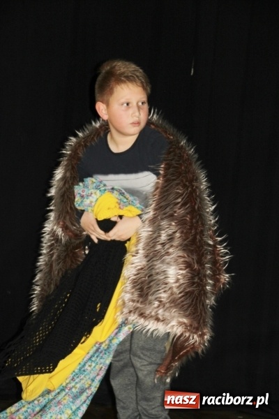 Zdjęcie w galerii na portalu naszraciborz.pl: Młodzi adepci sztuki aktorskiej rozbawili do łez  wiadomości z regionu