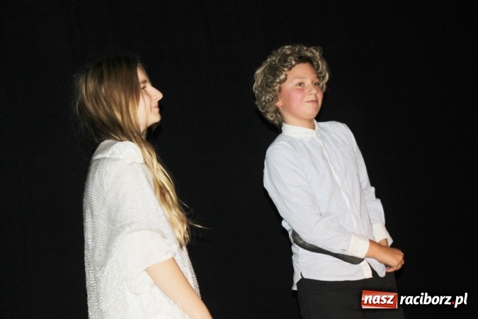 Zdjęcie w galerii na portalu naszraciborz.pl: Młodzi adepci sztuki aktorskiej rozbawili do łez  wiadomości z regionu