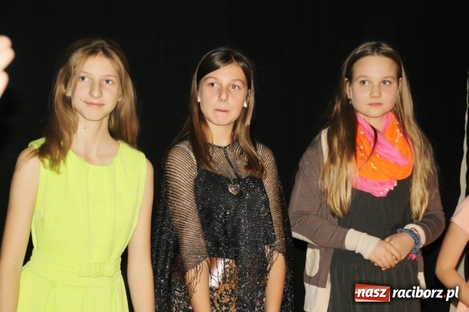 Zdjęcie w galerii na portalu naszraciborz.pl: Młodzi adepci sztuki aktorskiej rozbawili do łez  wiadomości z regionu