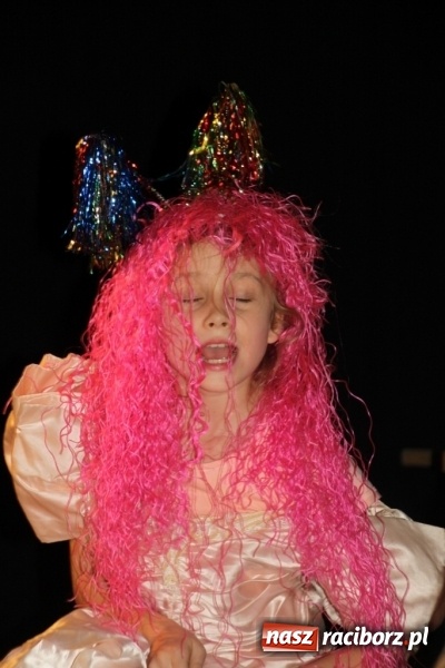 Zdjęcie w galerii na portalu naszraciborz.pl: Młodzi adepci sztuki aktorskiej rozbawili do łez  wiadomości z regionu