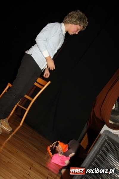 Zdjęcie w galerii na portalu naszraciborz.pl: Młodzi adepci sztuki aktorskiej rozbawili do łez  wiadomości z regionu