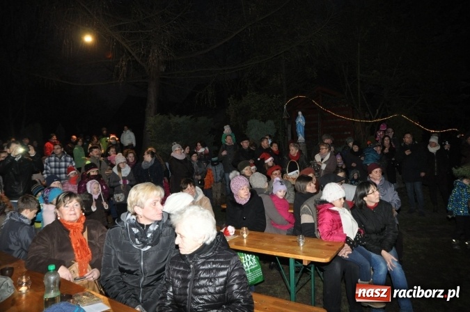 Zdjęcie w galerii na portalu naszraciborz.pl: Land Roverem na kogutach – święty Mikołaj przybył do Markowic wiadomości z regionu