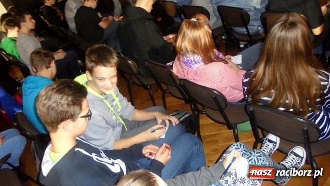 Zdjęcie w galerii na portalu naszraciborz.pl: Warsztaty z profilaktyki w Gimnazjum nr 5  wiadomości z regionu