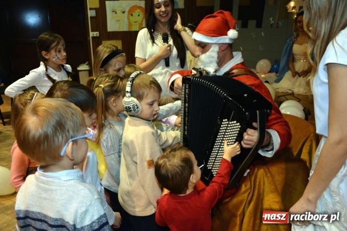 Zdjęcie w galerii na portalu naszraciborz.pl: Mikołajki w raciborskiej PWSZ wiadomości z regionu