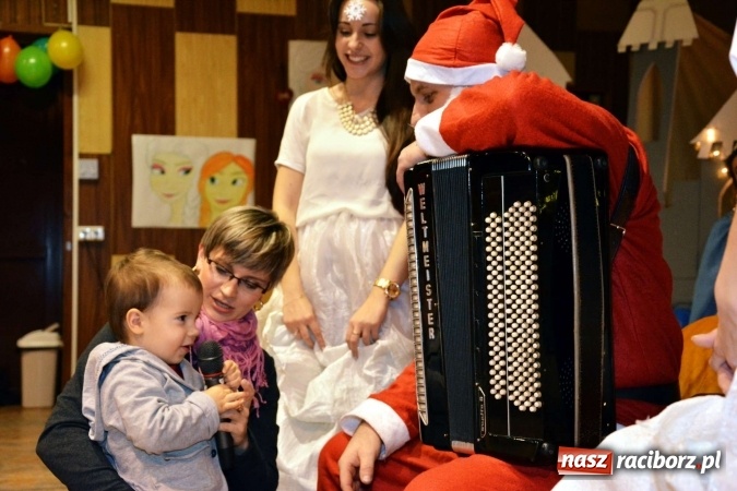 Zdjęcie w galerii na portalu naszraciborz.pl: Mikołajki w raciborskiej PWSZ wiadomości z regionu