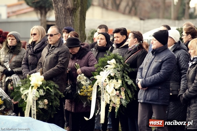 Zdjęcie w galerii na portalu naszraciborz.pl: Dziś na Ostrogu pożegnano śp. Halinę Król wiadomości z regionu