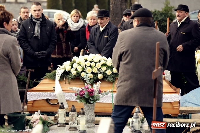 Zdjęcie w galerii na portalu naszraciborz.pl: Dziś na Ostrogu pożegnano śp. Halinę Król wiadomości z regionu