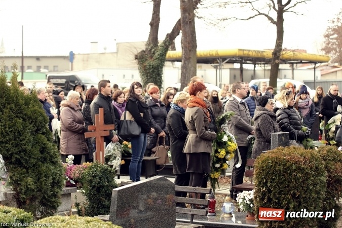 Zdjęcie w galerii na portalu naszraciborz.pl: Dziś na Ostrogu pożegnano śp. Halinę Król wiadomości z regionu