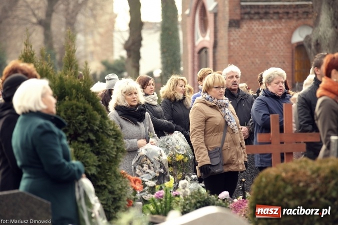 Zdjęcie w galerii na portalu naszraciborz.pl: Dziś na Ostrogu pożegnano śp. Halinę Król wiadomości z regionu