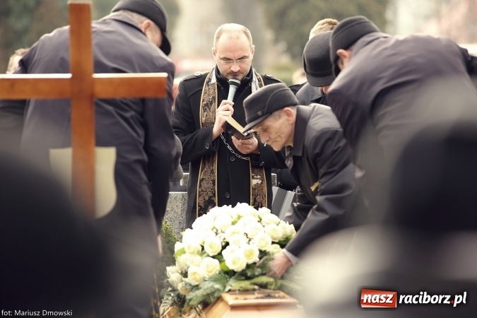 Zdjęcie w galerii na portalu naszraciborz.pl: Dziś na Ostrogu pożegnano śp. Halinę Król wiadomości z regionu