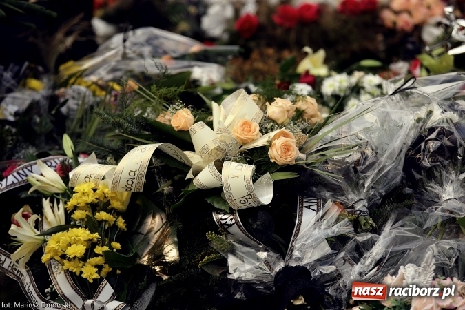 Zdjęcie w galerii na portalu naszraciborz.pl: Dziś na Ostrogu pożegnano śp. Halinę Król wiadomości z regionu