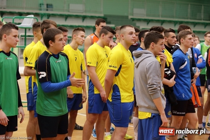 Zdjęcie w galerii na portalu naszraciborz.pl: XV Mikołajkowy Turniej w piłce siatkowej dziewcząt i chłopców szkół ponadgimnazjalnych   wiadomości z regionu