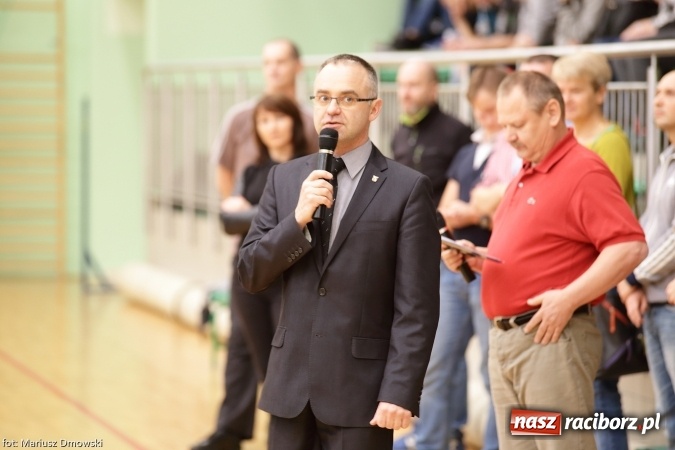 Zdjęcie w galerii na portalu naszraciborz.pl: XV Mikołajkowy Turniej w piłce siatkowej dziewcząt i chłopców szkół ponadgimnazjalnych   wiadomości z regionu