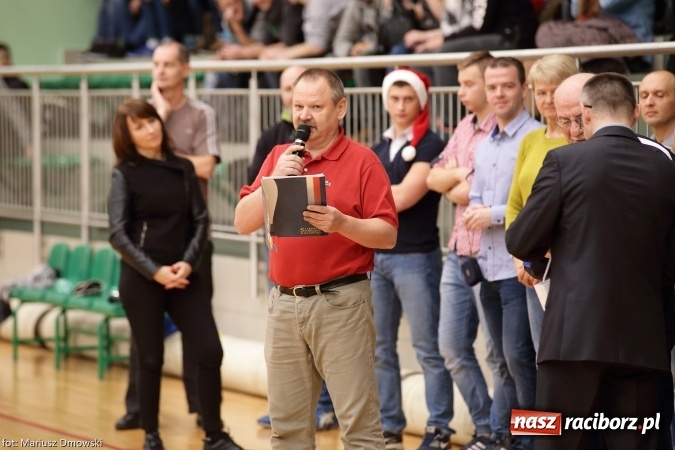 Zdjęcie w galerii na portalu naszraciborz.pl: XV Mikołajkowy Turniej w piłce siatkowej dziewcząt i chłopców szkół ponadgimnazjalnych   wiadomości z regionu