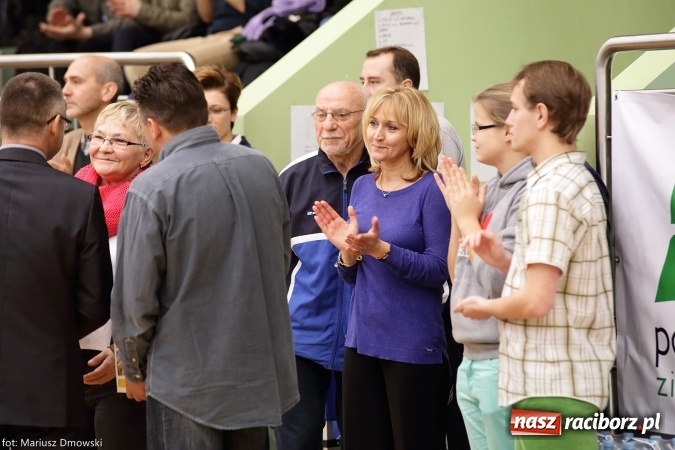 Zdjęcie w galerii na portalu naszraciborz.pl: XV Mikołajkowy Turniej w piłce siatkowej dziewcząt i chłopców szkół ponadgimnazjalnych   wiadomości z regionu