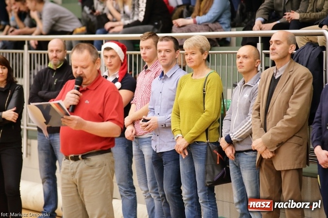 Zdjęcie w galerii na portalu naszraciborz.pl: XV Mikołajkowy Turniej w piłce siatkowej dziewcząt i chłopców szkół ponadgimnazjalnych   wiadomości z regionu
