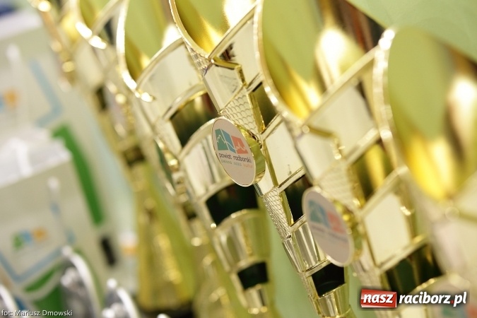 Zdjęcie w galerii na portalu naszraciborz.pl: XV Mikołajkowy Turniej w piłce siatkowej dziewcząt i chłopców szkół ponadgimnazjalnych   wiadomości z regionu