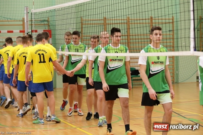 Zdjęcie w galerii na portalu naszraciborz.pl: XV Mikołajkowy Turniej w piłce siatkowej dziewcząt i chłopców szkół ponadgimnazjalnych   wiadomości z regionu