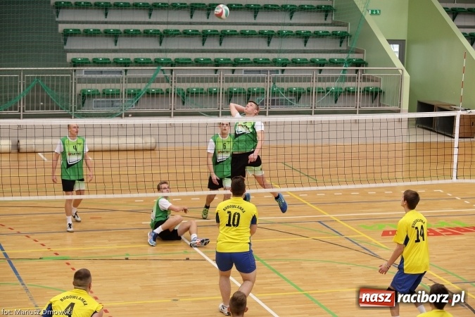 Zdjęcie w galerii na portalu naszraciborz.pl: XV Mikołajkowy Turniej w piłce siatkowej dziewcząt i chłopców szkół ponadgimnazjalnych   wiadomości z regionu