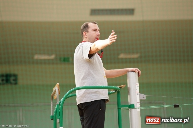 Zdjęcie w galerii na portalu naszraciborz.pl: XV Mikołajkowy Turniej w piłce siatkowej dziewcząt i chłopców szkół ponadgimnazjalnych   wiadomości z regionu