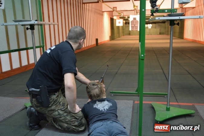 Zdjęcie w galerii na portalu naszraciborz.pl: Śląsko-Małopolski Oddział Straży Granicznej pomógł spełnić marzenie małego Kacpra wiadomości z regionu