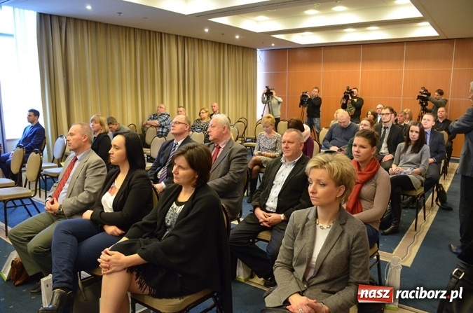 Zdjęcie w galerii na portalu naszraciborz.pl: Fundusz przedstawił efekty realizacji POIiŚ w wojew&oacute;dztwie śląskim wiadomości z regionu