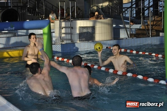 Zdjęcie w galerii na portalu naszraciborz.pl: Aktywne Mikołajki w H2Ostróg wiadomości z regionu