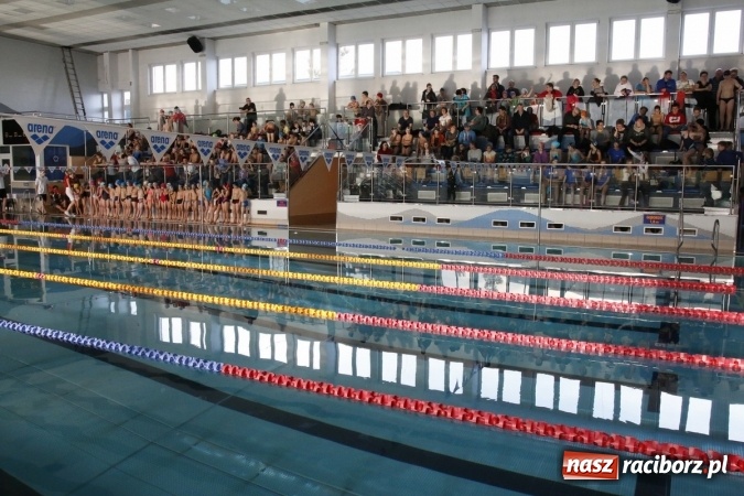 Zdjęcie w galerii na portalu naszraciborz.pl: III Mikołajkowe Zawody Pływackie w ZSOMS wiadomości z regionu