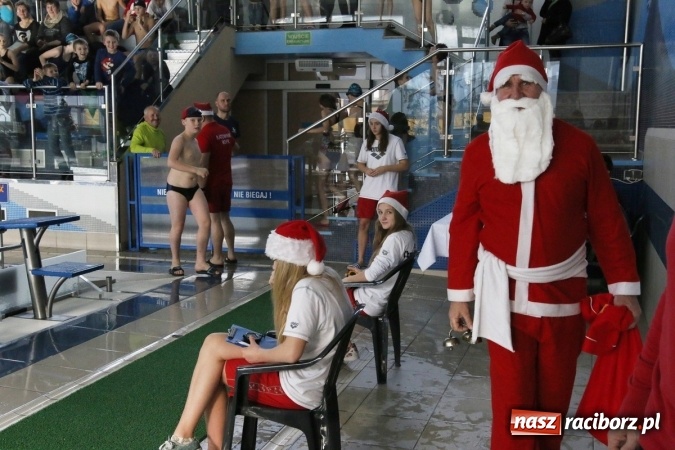 Zdjęcie w galerii na portalu naszraciborz.pl: III Mikołajkowe Zawody Pływackie w ZSOMS wiadomości z regionu