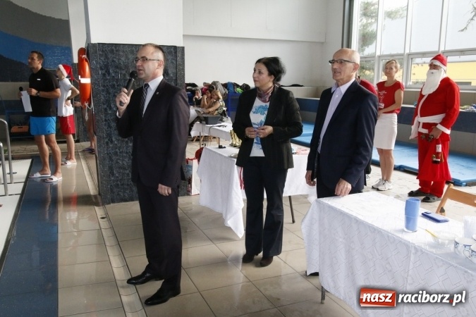 Zdjęcie w galerii na portalu naszraciborz.pl: III Mikołajkowe Zawody Pływackie w ZSOMS wiadomości z regionu