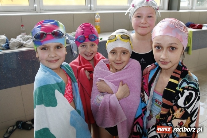 Zdjęcie w galerii na portalu naszraciborz.pl: III Mikołajkowe Zawody Pływackie w ZSOMS wiadomości z regionu