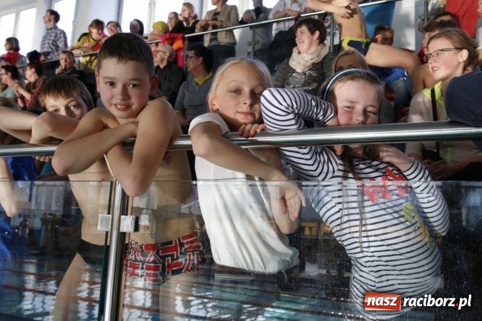 Zdjęcie w galerii na portalu naszraciborz.pl: III Mikołajkowe Zawody Pływackie w ZSOMS wiadomości z regionu