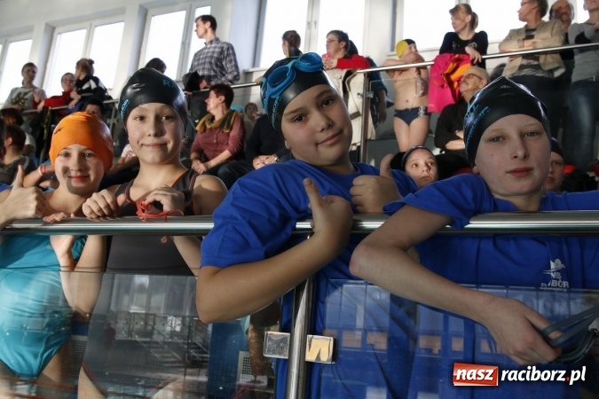 Zdjęcie w galerii na portalu naszraciborz.pl: III Mikołajkowe Zawody Pływackie w ZSOMS wiadomości z regionu