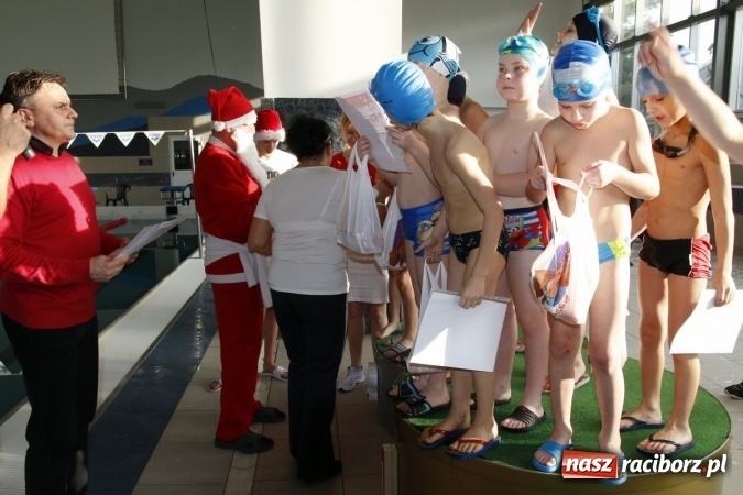 Zdjęcie w galerii na portalu naszraciborz.pl: III Mikołajkowe Zawody Pływackie w ZSOMS wiadomości z regionu