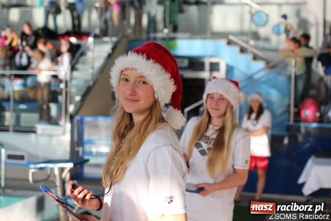 Zdjęcie w galerii na portalu naszraciborz.pl: III Mikołajkowe Zawody Pływackie w ZSOMS wiadomości z regionu