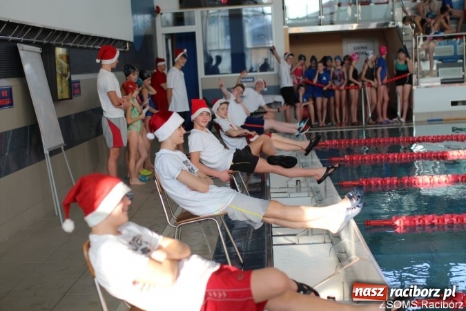 Zdjęcie w galerii na portalu naszraciborz.pl: III Mikołajkowe Zawody Pływackie w ZSOMS wiadomości z regionu