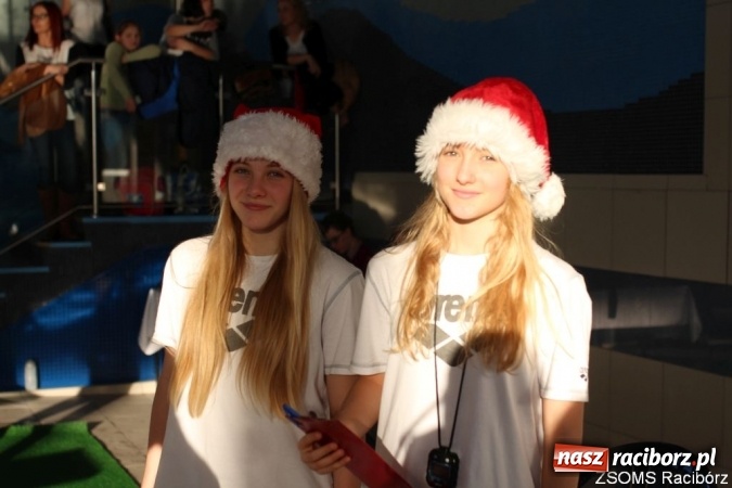 Zdjęcie w galerii na portalu naszraciborz.pl: III Mikołajkowe Zawody Pływackie w ZSOMS wiadomości z regionu