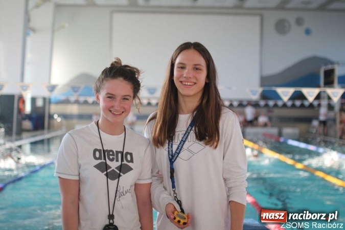 Zdjęcie w galerii na portalu naszraciborz.pl: III Mikołajkowe Zawody Pływackie w ZSOMS wiadomości z regionu