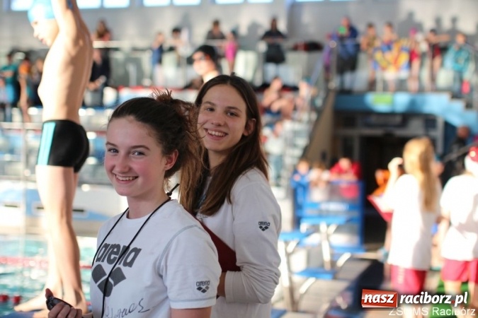 Zdjęcie w galerii na portalu naszraciborz.pl: III Mikołajkowe Zawody Pływackie w ZSOMS wiadomości z regionu