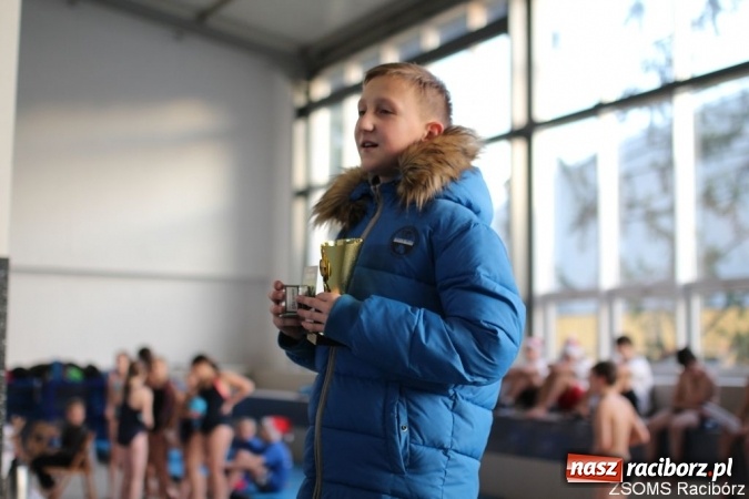 Zdjęcie w galerii na portalu naszraciborz.pl: III Mikołajkowe Zawody Pływackie w ZSOMS wiadomości z regionu