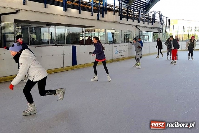 Zdjęcie w galerii na portalu naszraciborz.pl: UKS Zryw na lodzie wiadomości z regionu